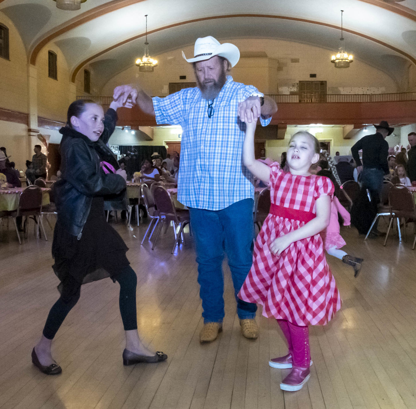 020820 Father Daughter Dance 03.jpg